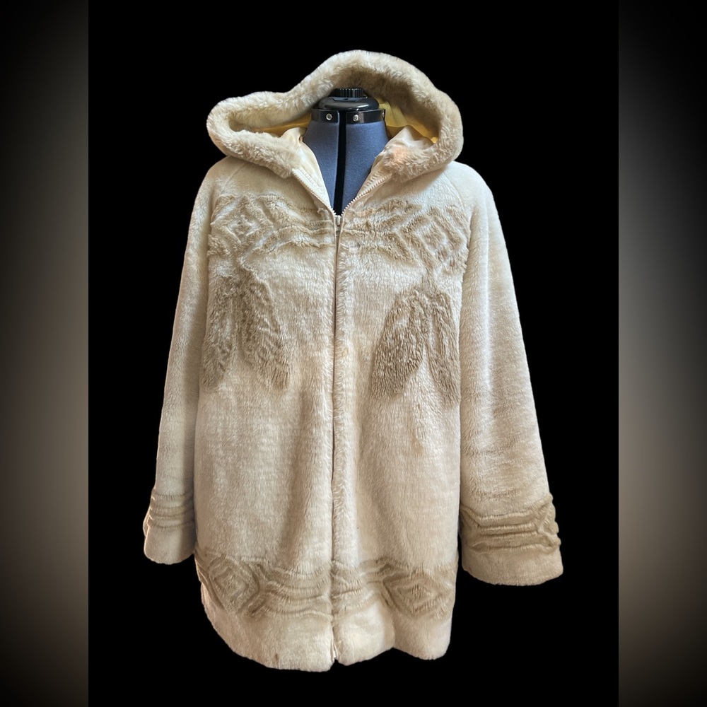 lake Matley  hooded coat.